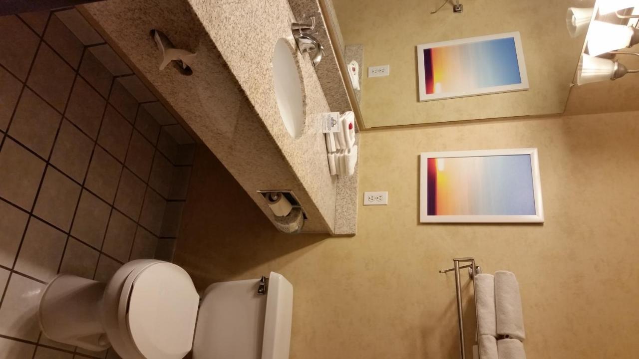 Days Inn & Suites By Wyndham Vancouver Eksteriør bilde