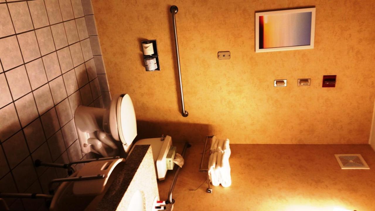 Days Inn & Suites By Wyndham Vancouver Eksteriør bilde